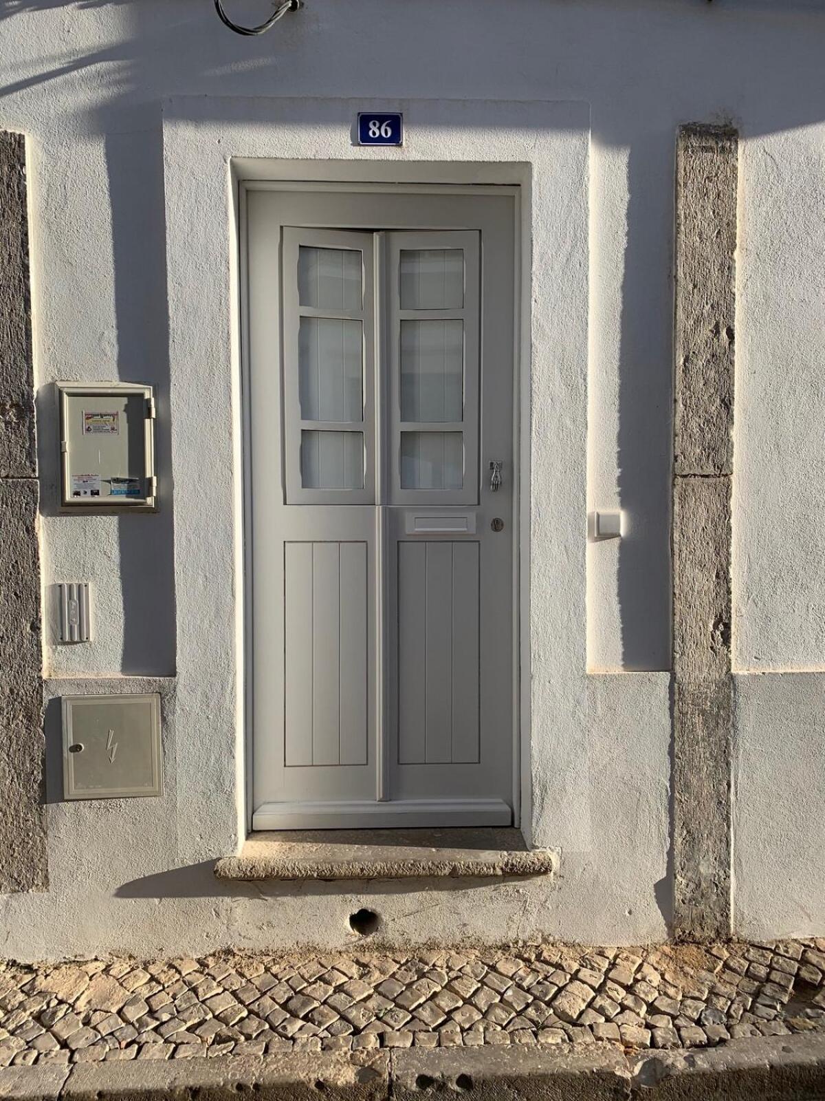 Stylish Townhouse With Gallery In The Heart Of Tavira For Two Тавира Екстериор снимка